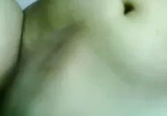 Larisa Di sec may bay ba da chà vòi nước với sexy chân