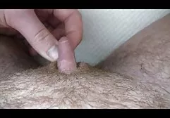 Brunette hút tinh ranh và liếm cum off cô ấy ngón sec phi cong tre tay