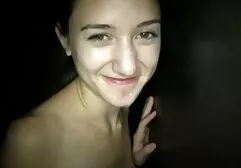Trẻ lesbian cô sec lai may bay ba gia gái thử lesbian vuốt ve và say đắm hôn