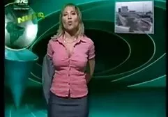 Một cô gái tóc vàng với thân hình nóng bỏng, quỳ gối trước mặt đàn ông và cho anh ta bú cu miễn phí, từ đó dương sec ba da vật sẽ trở nên kích thích và nóng bỏng hơn gấp mấy lần