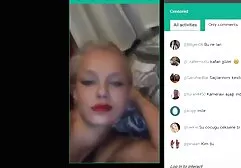 Con chó cái âu yếm mình phim sec may bay ba ra trước webcam
