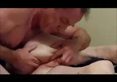 Đôi vợ chồng mới cưới sec may bay ba gia bằng gỗ mun thuê một căn phòng trọ