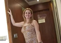 Interracial chân sec lai may bay ba gia tôn sùng tình dục với Casey Calvert