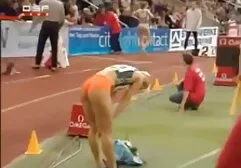 Chó sec phi cong tre cái với lớn tits hút hai cocks