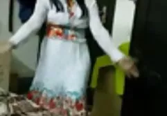 Anh chàng ngồi trên ﻿phim sec ba gia một chiếc ghế bành và nhìn vào huyết tương, và bên cạnh con chó cái ngon ngọt của anh ta, cái mông anh ta nhẹ nhàng vuốt ve, bị kích thích bởi những cái vuốt ve này, cô ấy yêu cầu nhét con cặc béo của anh ta vào miệng, sau đó anh chàng địt cô ấy thật mạnh vào hậu môn