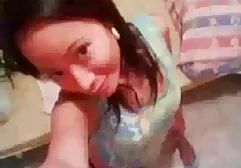Cô phim sec trai tre dit ba gia gái trẻ mặc quần tất nylon vào và hãy cho anh chàng xem những trò đùa tình dục của họ. Cô ấy thích cưỡi một con cặc, sau khi bú nó ngay trong nhà bếp