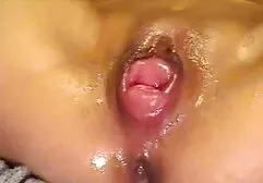 Anh xem phim sec phi cong tre lai may bay ba gia chàng đặt cô gái xinh đẹp trên đầu trang của anh ấy tinh ranh